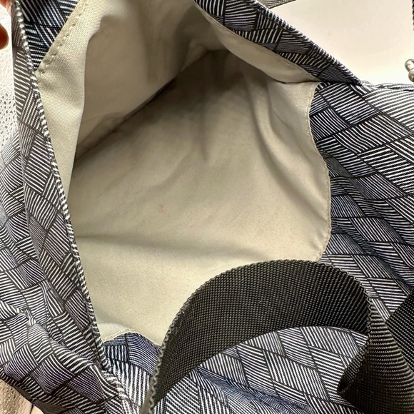 SOLD - BAGGALLINI Crossbody Travel Bag Black Grey Geometric - Picture 7 of 8